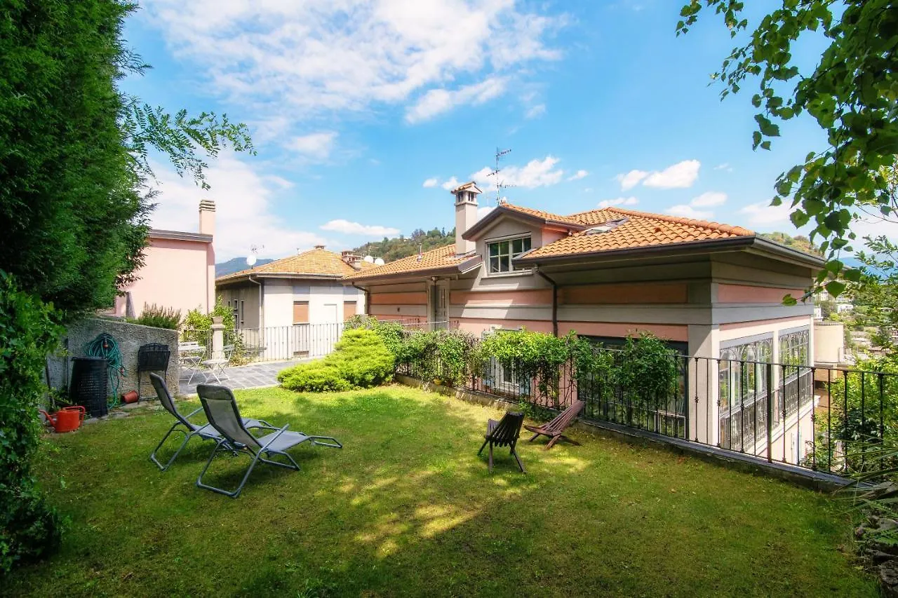 I D'A Charming Penthouse - Lake View- Como- House-130 Mt-2 Double Bedrooms And 2 Double Bathrooms A Spacious Living Room-Full Equipped Kitchen-Private Garden And Terrace-Private Covered Parking קומו