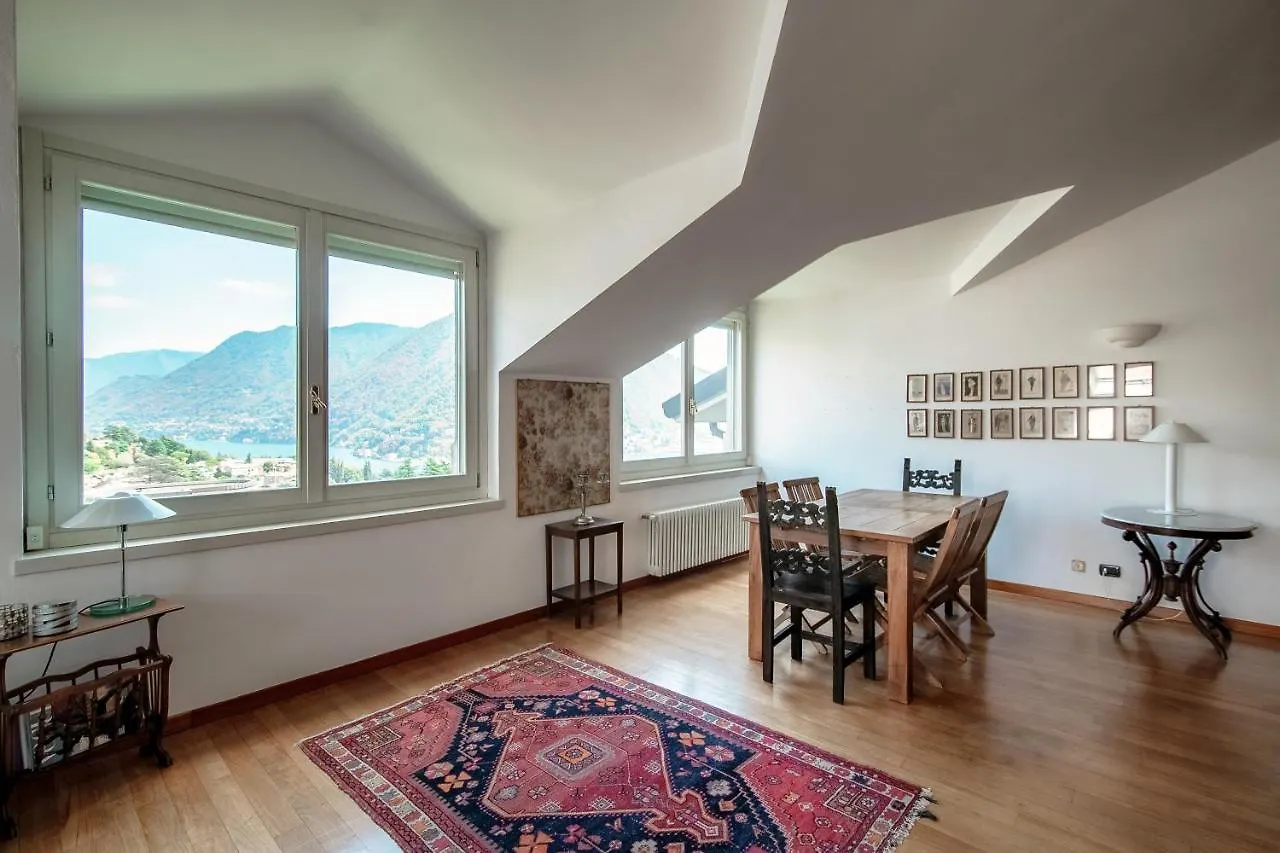 I D'A Charming Penthouse - Lake View- Como- House-130 Mt-2 Double Bedrooms And 2 Double Bathrooms A Spacious Living Room-Full Equipped Kitchen-Private Garden And Terrace-Private Covered Parking איטליה