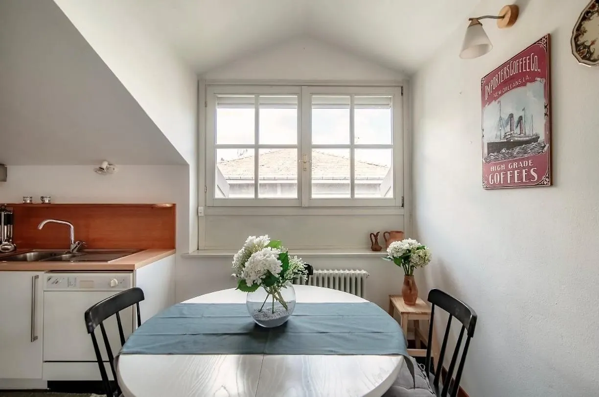 I D'A Charming Penthouse - Lake View- Como- House-130 Mt-2 Double Bedrooms And 2 Double Bathrooms A Spacious Living Room-Full Equipped Kitchen-Private Garden And Terrace-Private Covered Parking Όπως